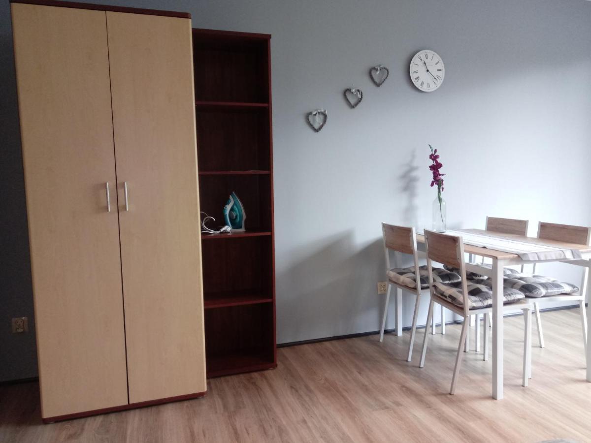 Noclegi Na Heweliusza Sanok Exteriör bild
